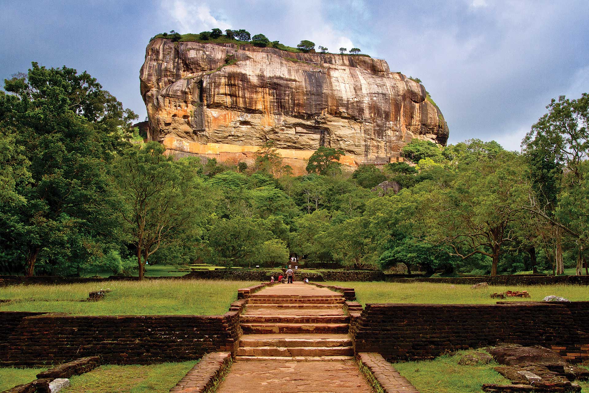 Dambulla-rock-fortress-Sri-Lanka-InterAsia
