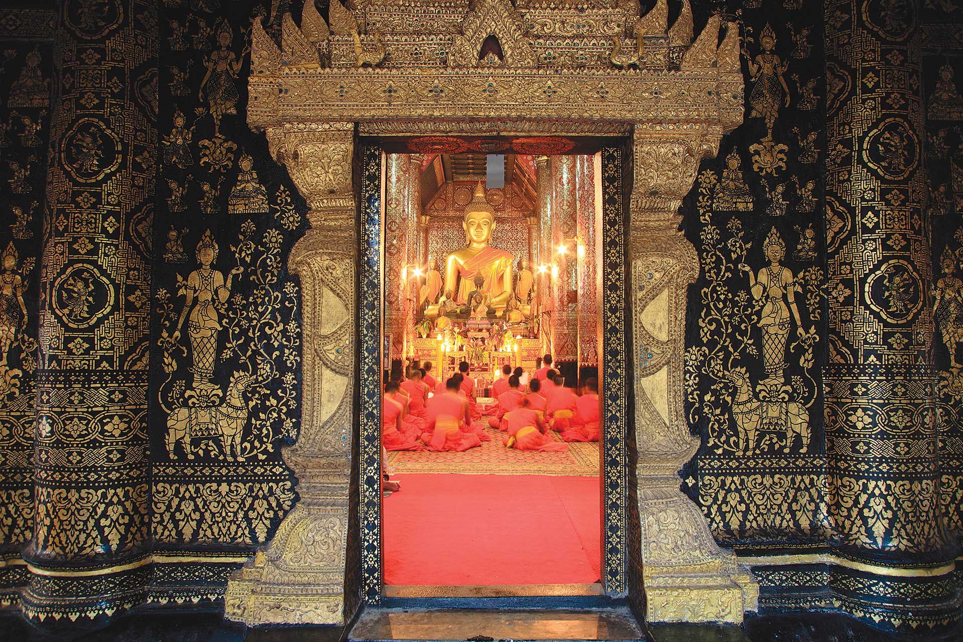 Luang-Prabang-Wat-Vietnam,-Lao-Cabodia-Tour
