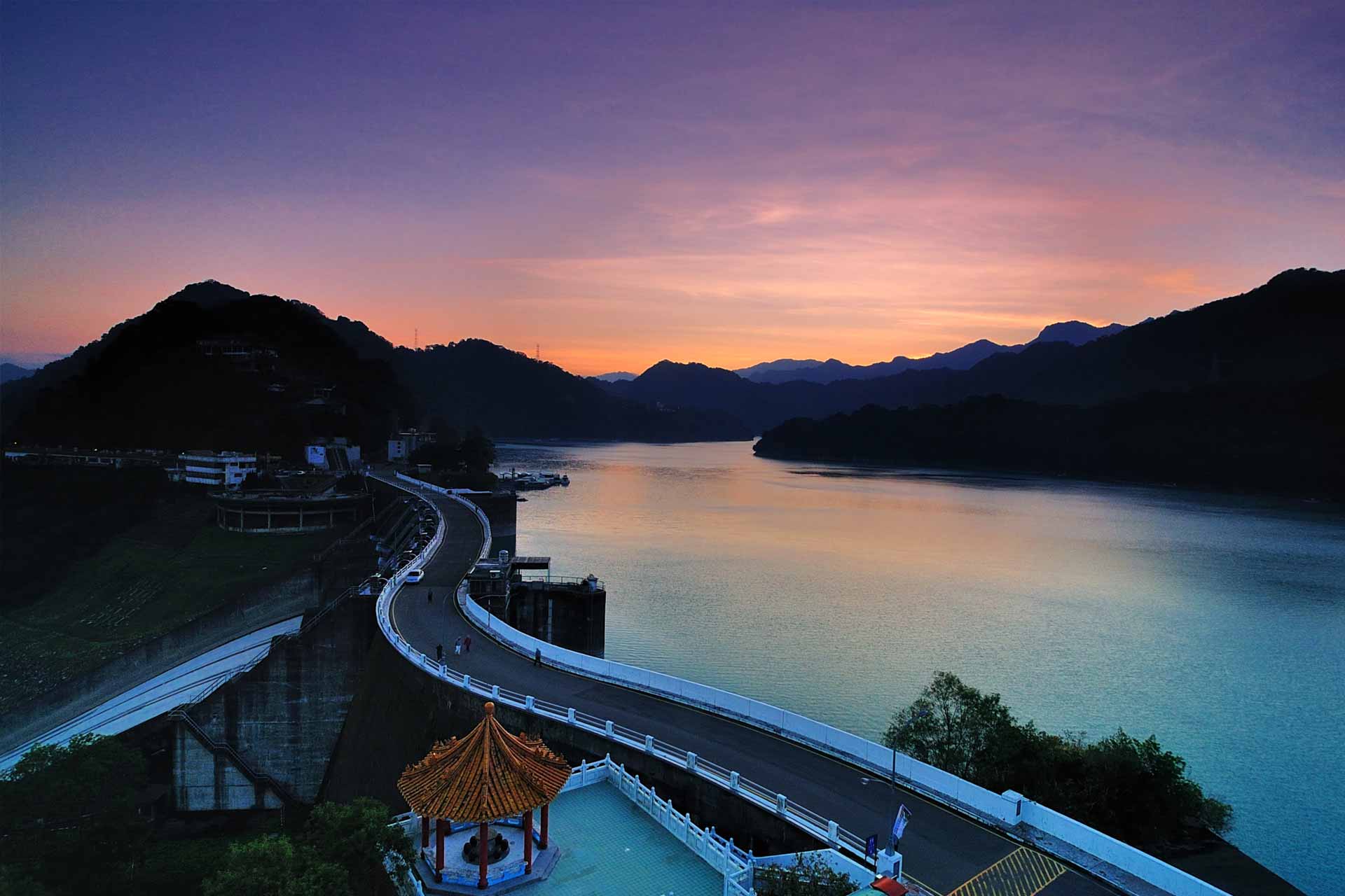 Sun-Moon-Lake-Taiwan-Tours
