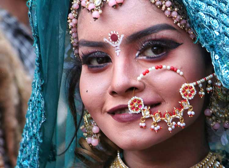 Varanasi-India-Short-Stop